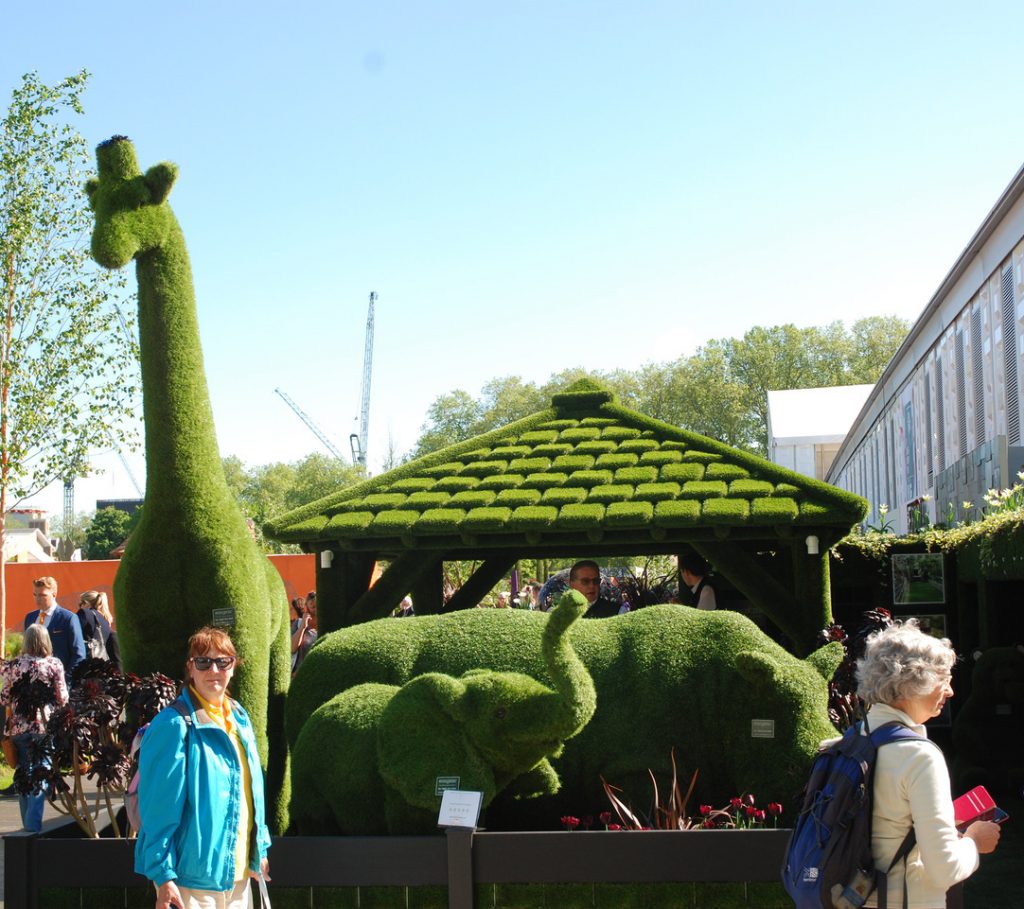 Kunstgress- giraff - utstilling Chelsea Flower show foto