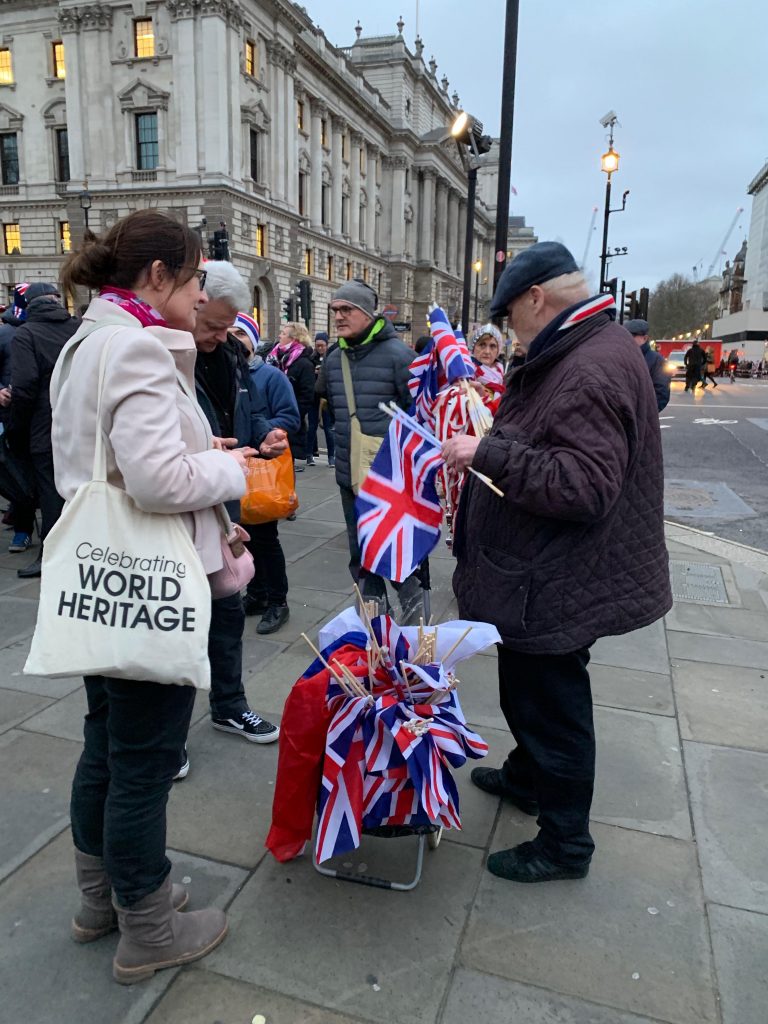 Salg av Union Jack utenfor Parlamentet