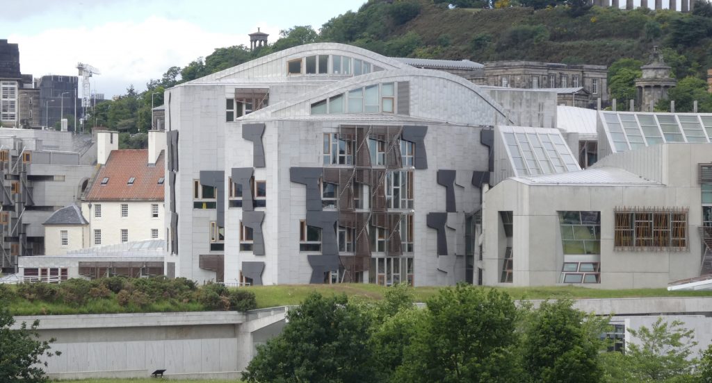 Eksteriørbilde skotsk parlament i Edinburgh