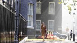 Liz Truss ankommer Downing Street 10