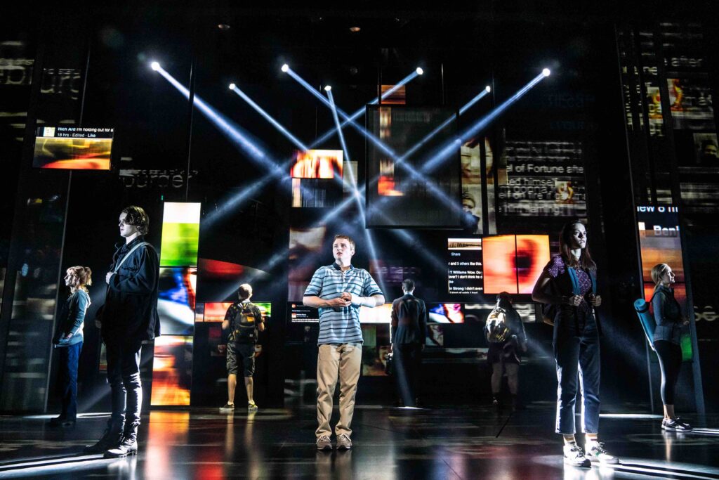 Scene fra Dear Evan Hansen. foto